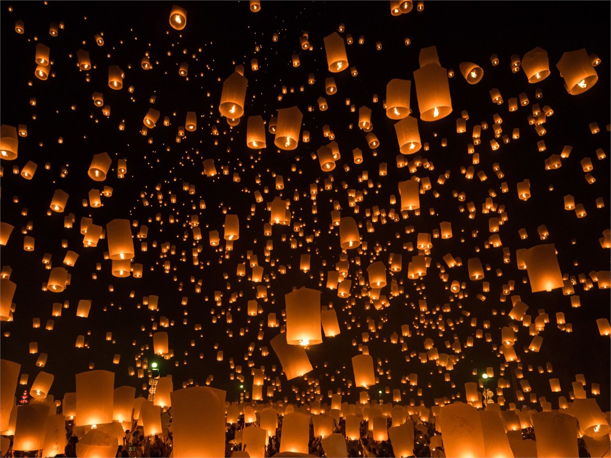 Loi Krathong und Yi Peng Festival in Bangkok