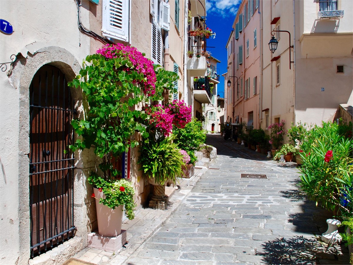 Old Street in Cannes