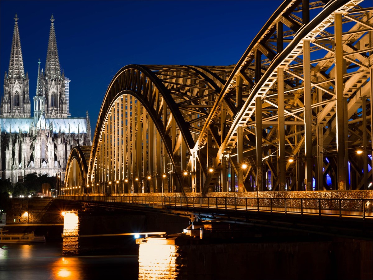 Hohenzollern Brücke in Köln