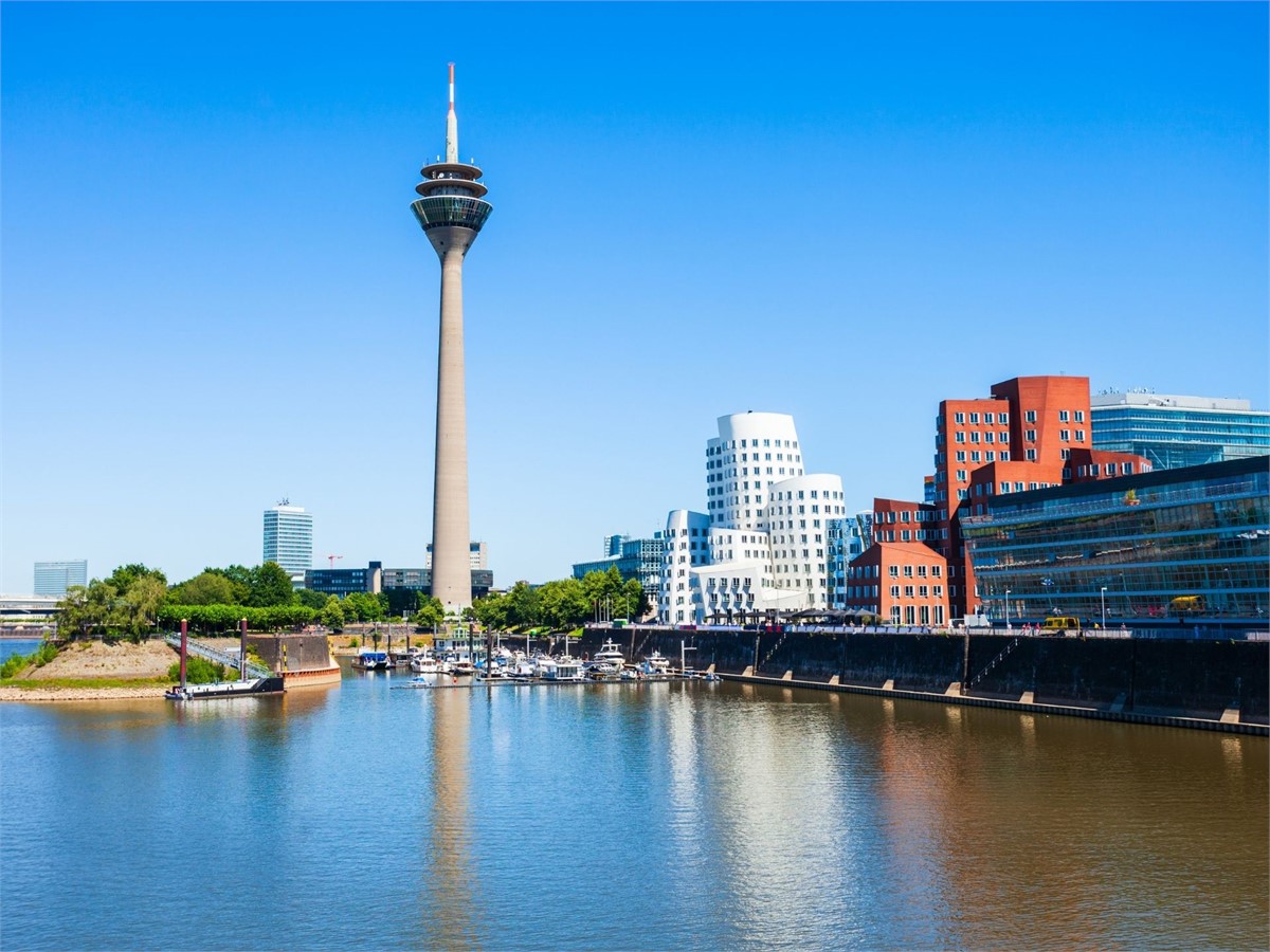 Rheinturm in Düsseldorf