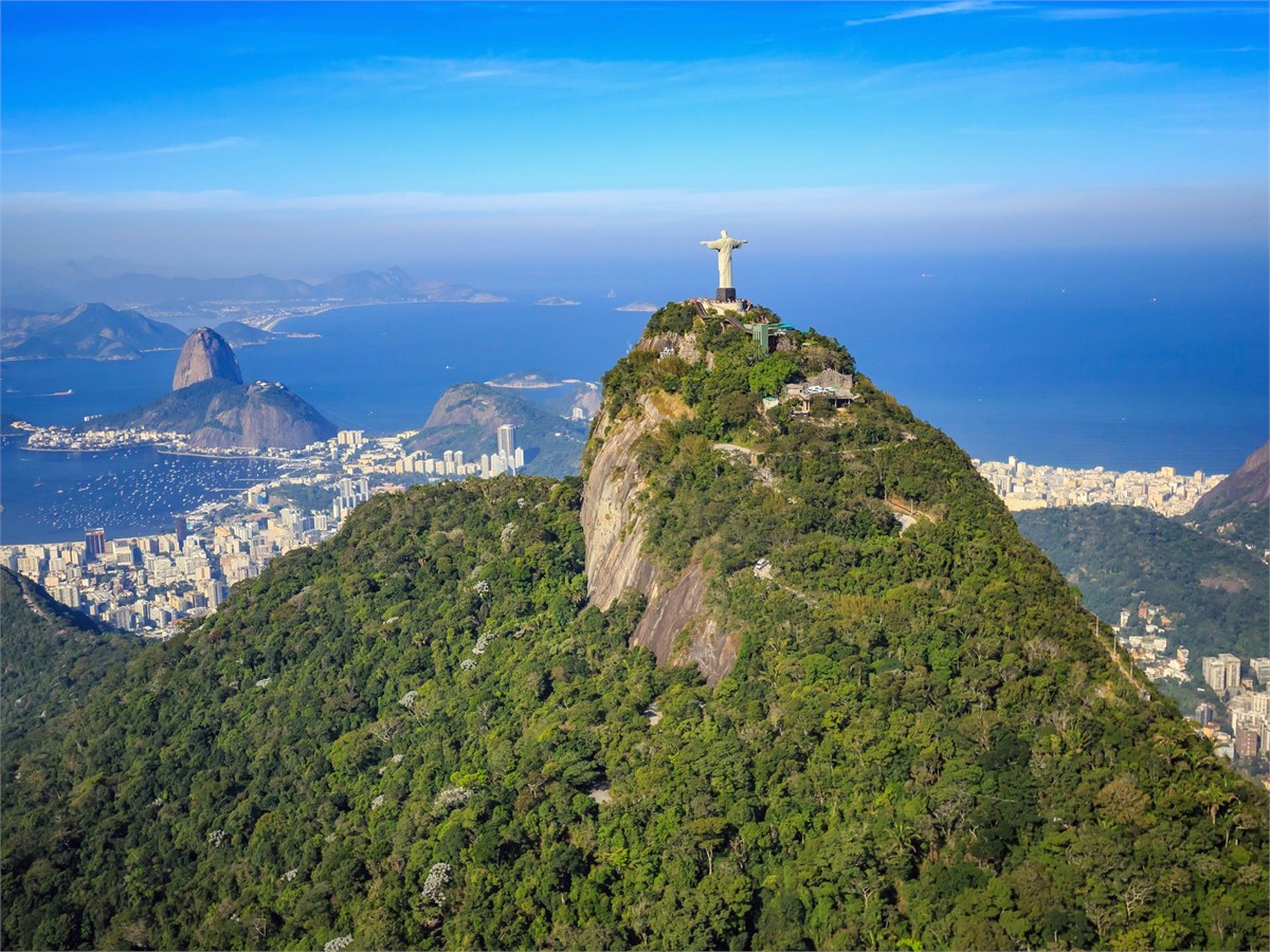 Cristo Redentor und Zuckerhut in Rio de Janeiro
