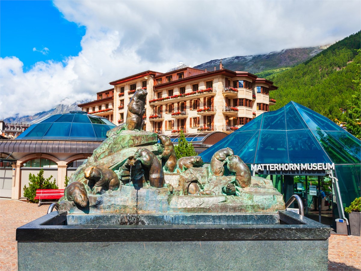 Murmeltierbrunnen und Matterhorn Museum in Zermatt