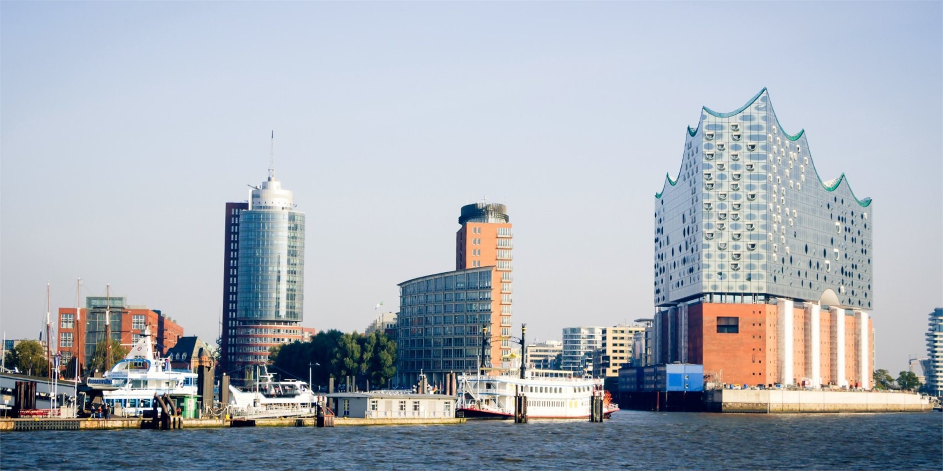 Buche Deine Reise zur OMR in Hamburg