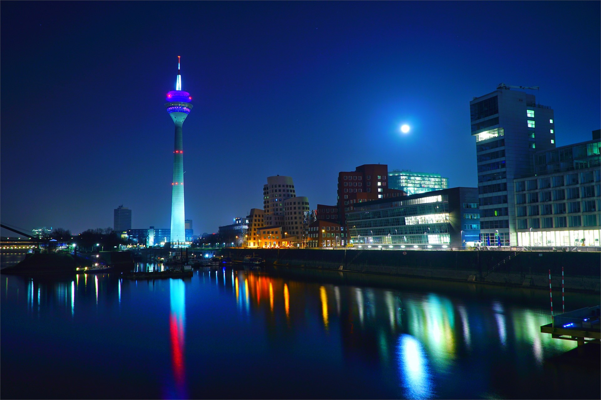 Hotels and accommodation in Düsseldorf, Germany